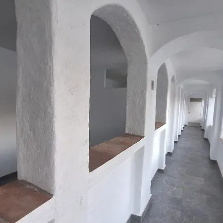 Casa De Flores 贝纳阿维斯
